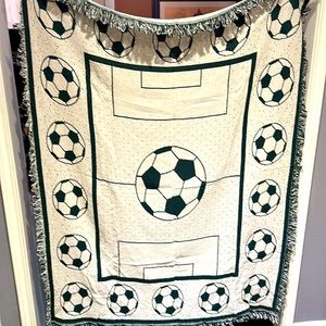 Beautiful Throw Blanket - Soccer - Brand New - Messi Ronaldo Neymar Beckham